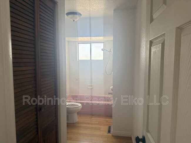 Building Photo - 169 Flowing Wells Dr