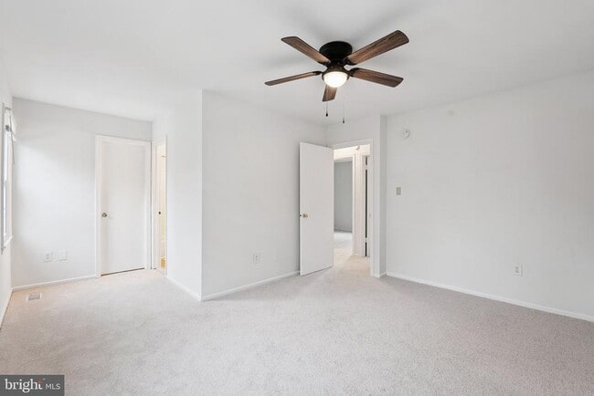 Building Photo - 5450 Lighthouse Ln