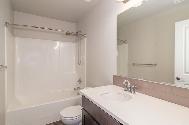 Building Photo - 3 Bed 2 Bath Single Level Morning Side Val...