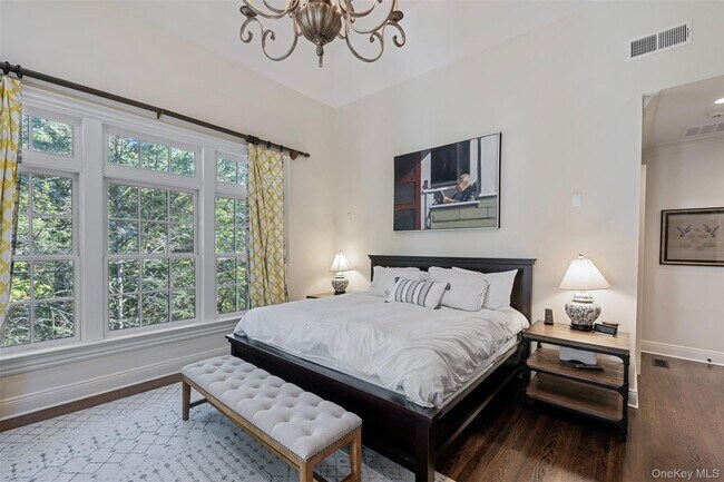 Building Photo - 12 Bishop Park Rd