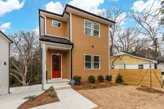 Building Photo - Modern 4-bedroom, 4-bathroom Home in Durham, NC