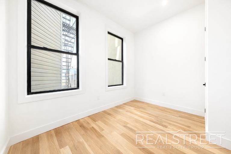 Building Photo - Brand New Large 3 Bed 2 Bath in Bushwick Townhouse!