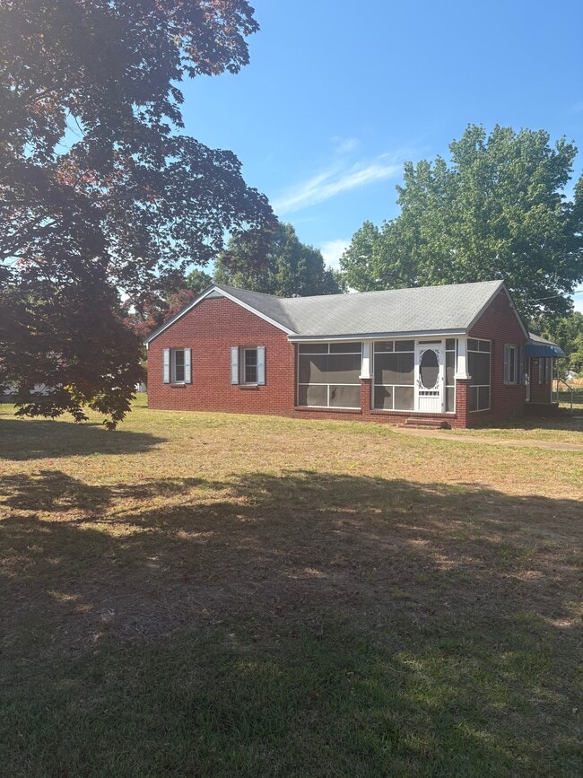Building Photo - 6849 Fields Landing Rd