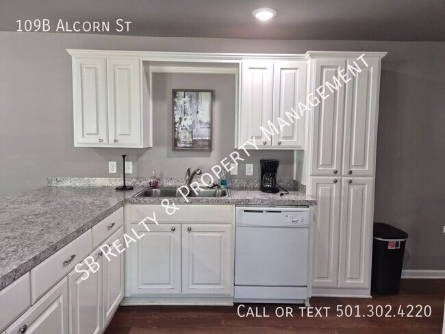 Building Photo - 109 Alcorn St