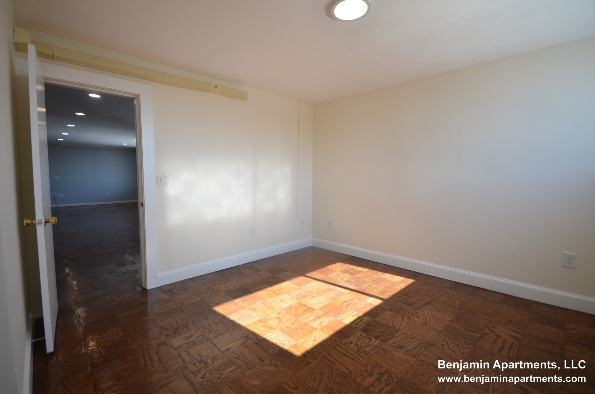 Building Photo - 77 Monmouth St