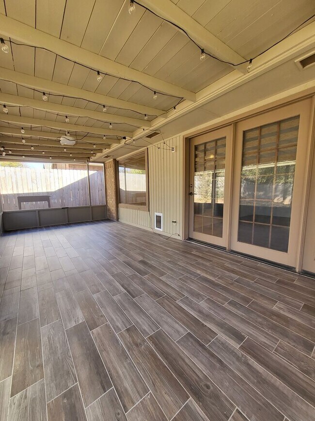 Building Photo - (3) Bed/(2) Bath w/ Storm Shelter! Pets Negotiable!
