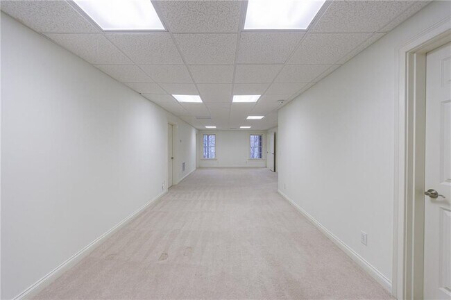 Building Photo - 125 River N Cir