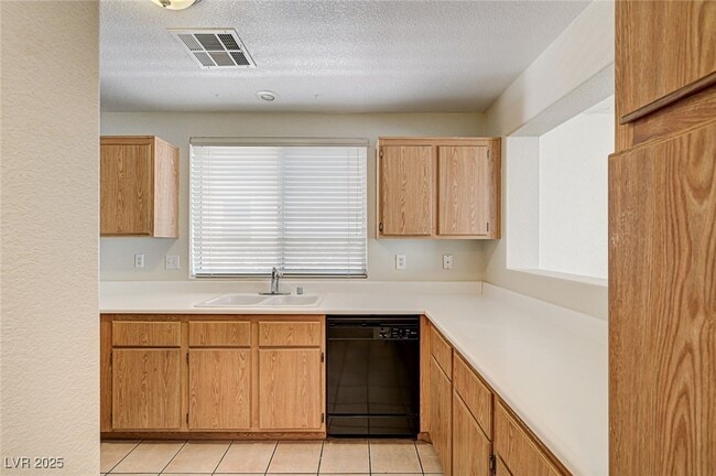 Building Photo - 9559 Belle Reserve St