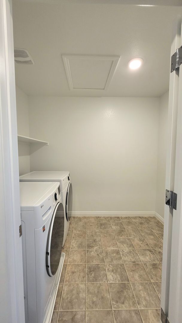 Building Photo - TESORA PAHRUMP - E. Summit Avenue