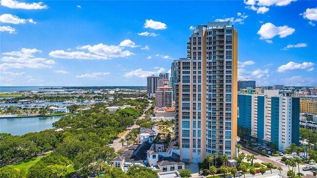 Building Photo - 400 Beach Dr NE