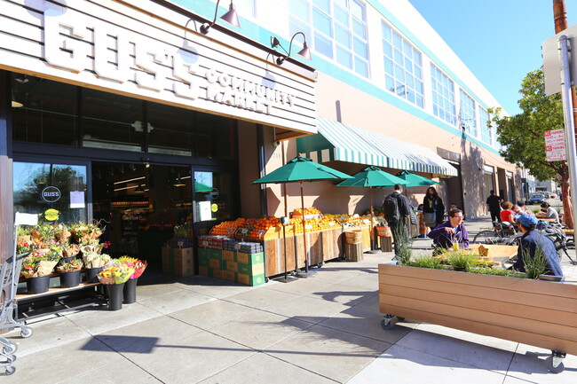 Building Photo - Mission District: Top Floor Loft w/ Roof Deck, Parking & W/D in unit