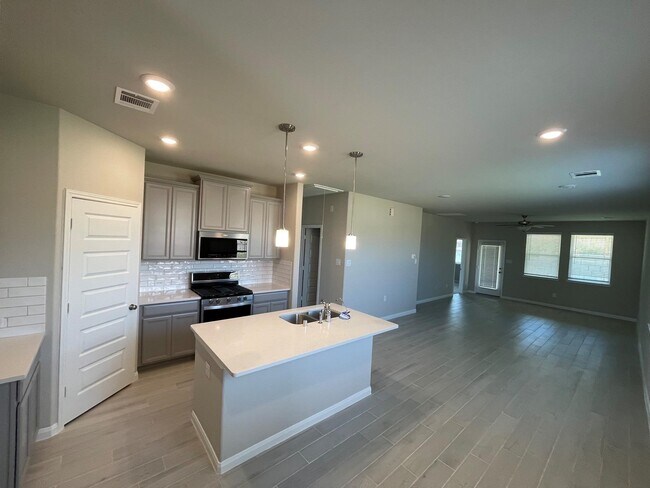 Building Photo - 2035 Myrtle Oak Ct