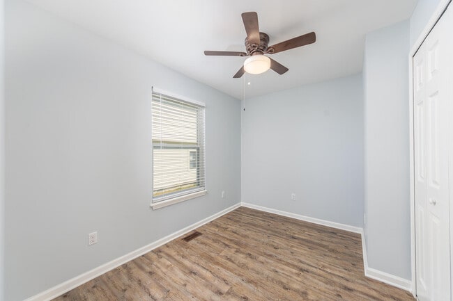 Building Photo - 8852 Charbane St