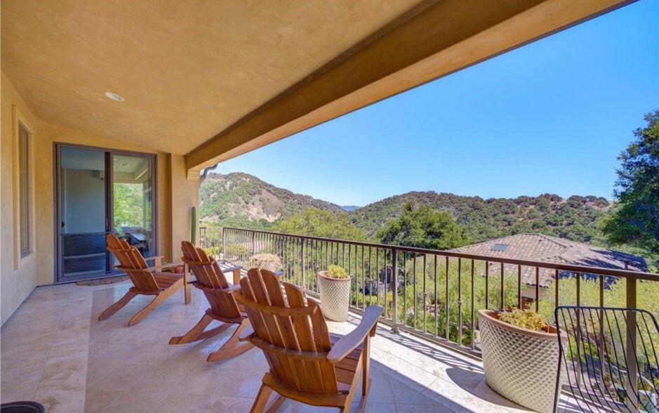 Veranda: watch the sunrise! - 5595 Tanbark Ct