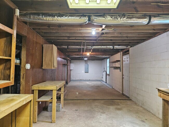 Building Photo - 2248 Tilson Cir