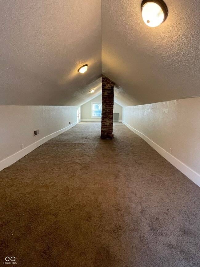 Building Photo - 324 W 41st St