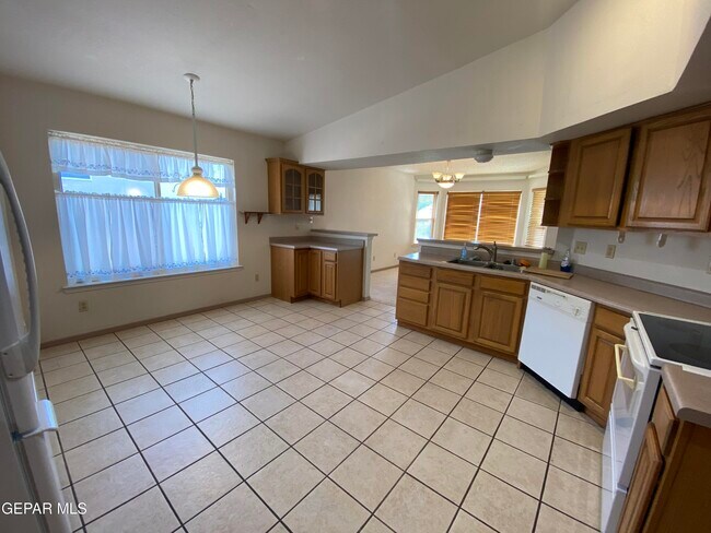 Building Photo - 7283 Luz De Paseo Ct