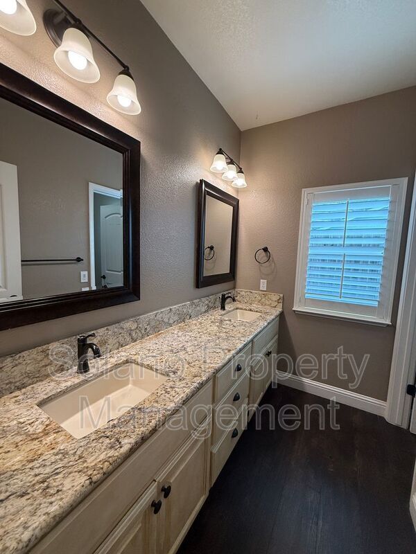 Building Photo - 2833 Prestwick Ct