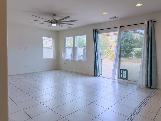 Building Photo - 529 Tiber River Way