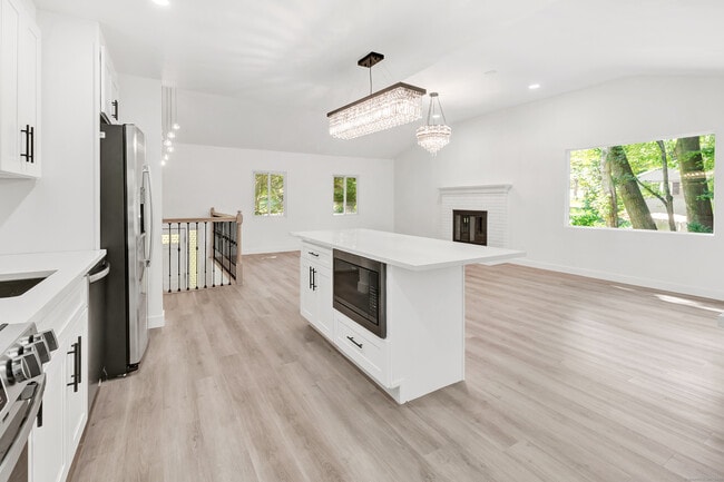 Building Photo - 51 Great Oak Rd