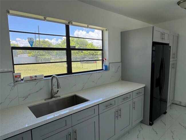 Building Photo - 10840 SW 222nd Dr