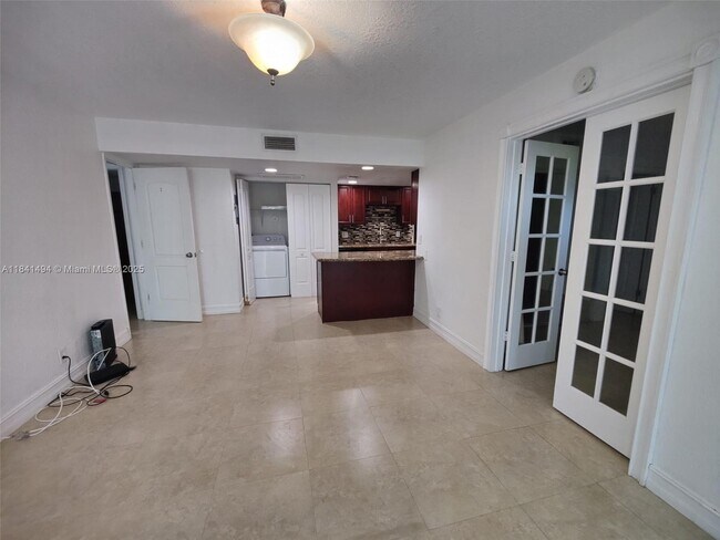 Building Photo - 616 Executive Center Dr