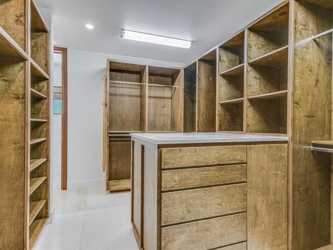 Building Photo - 1601 Barn Swallow Dr