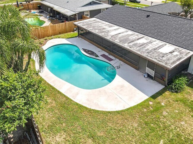 Building Photo - 8676 Hillside Dr