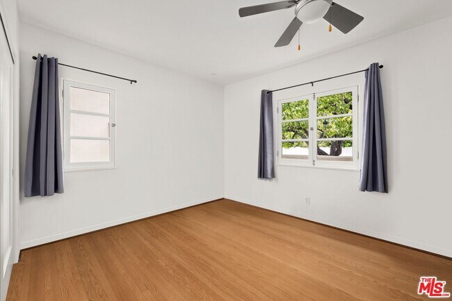 Building Photo - 879 Fiske St