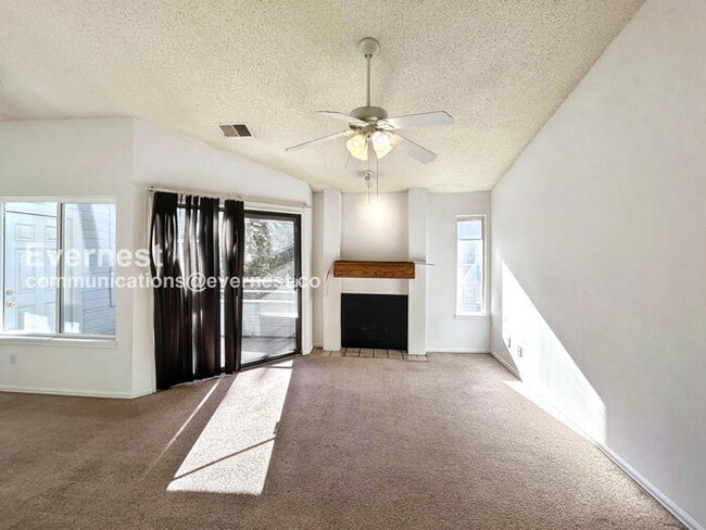 Building Photo - 3700 Iguana Dr