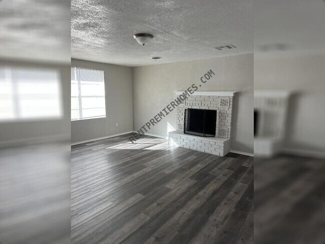 Building Photo - 701 NE 81st St