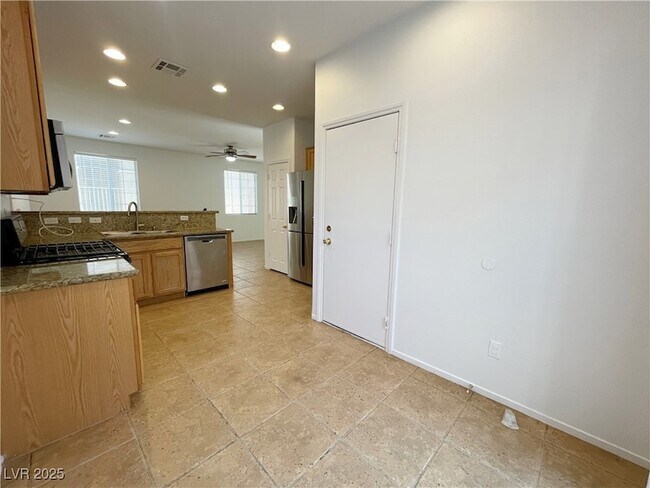 Building Photo - 9758 W Hanover Grove Ave