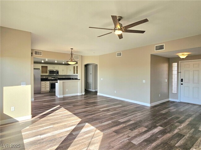 Building Photo - 10809 Garden Mist Dr