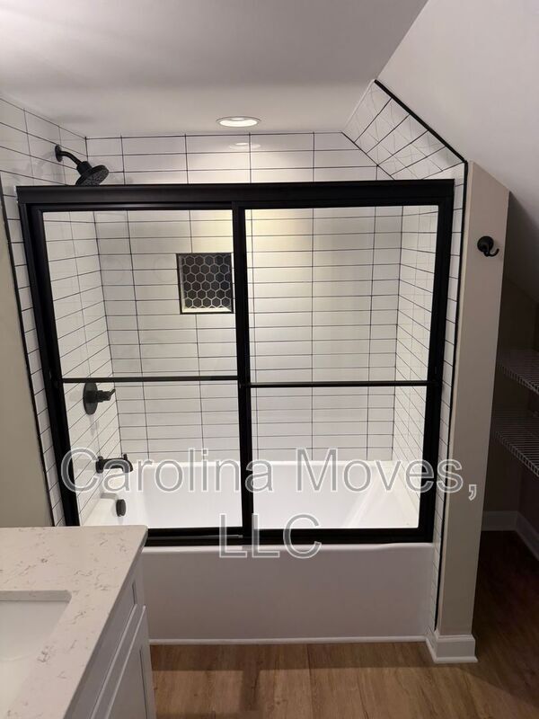 Building Photo - 50 Hutchins St