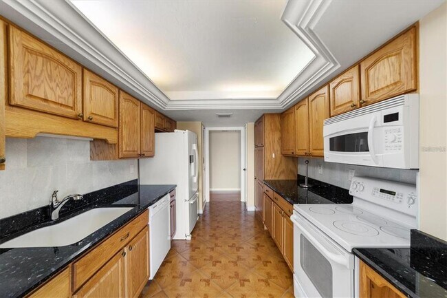 Building Photo - 1111 N Gulfstream Ave