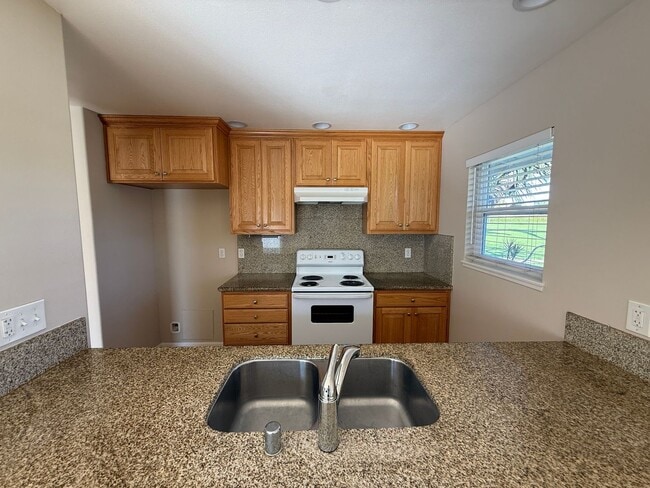 Building Photo - Move-In Ready 3-Bed Home with Detached Garage & Extra Parking