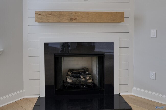 Building Photo - 188 Clift Crk Dr