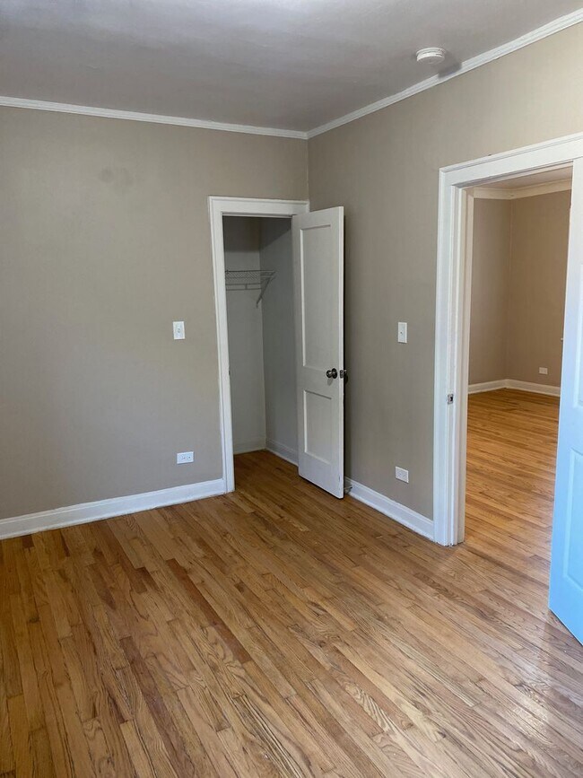 Building Photo - 8707 S Manistee Ave