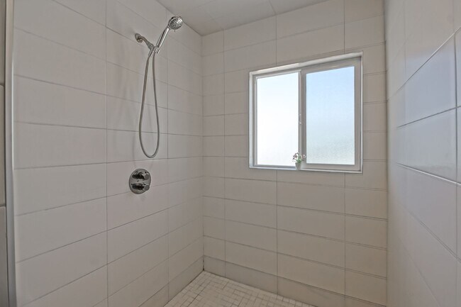 Building Photo - 2338 W 239th St