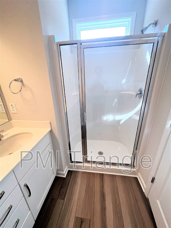 Building Photo - 802 Oak Center Dr