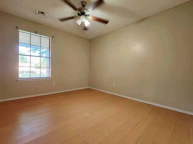 Building Photo - 11621 Sagamore Dr