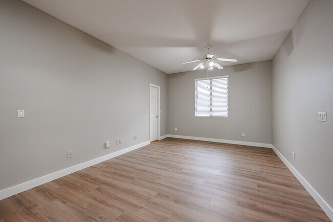 Building Photo - Location! Fully remodelled 4Bed/3Bath Home in Chandler, with pool