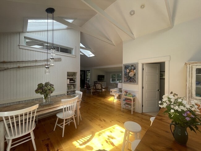 Building Photo - 85 Winemack St