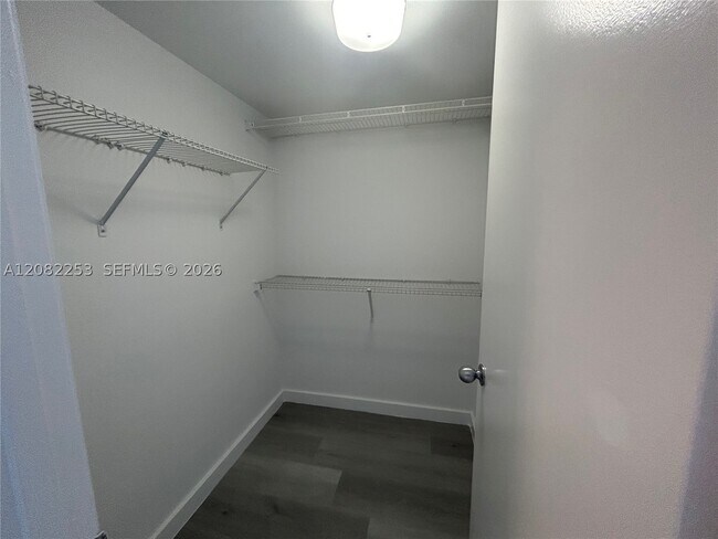 Building Photo - 6324 La Costa Dr