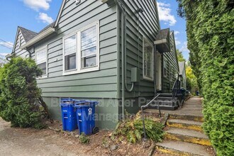 Building Photo - 3622 SE Harrison St