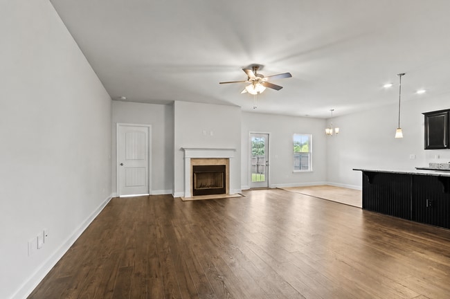Building Photo - 292 Abercorn Dr