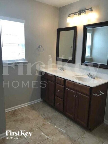 Building Photo - 12204 Palomar Dr