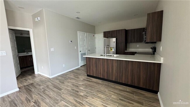 Building Photo - 4120 La Vista Ave