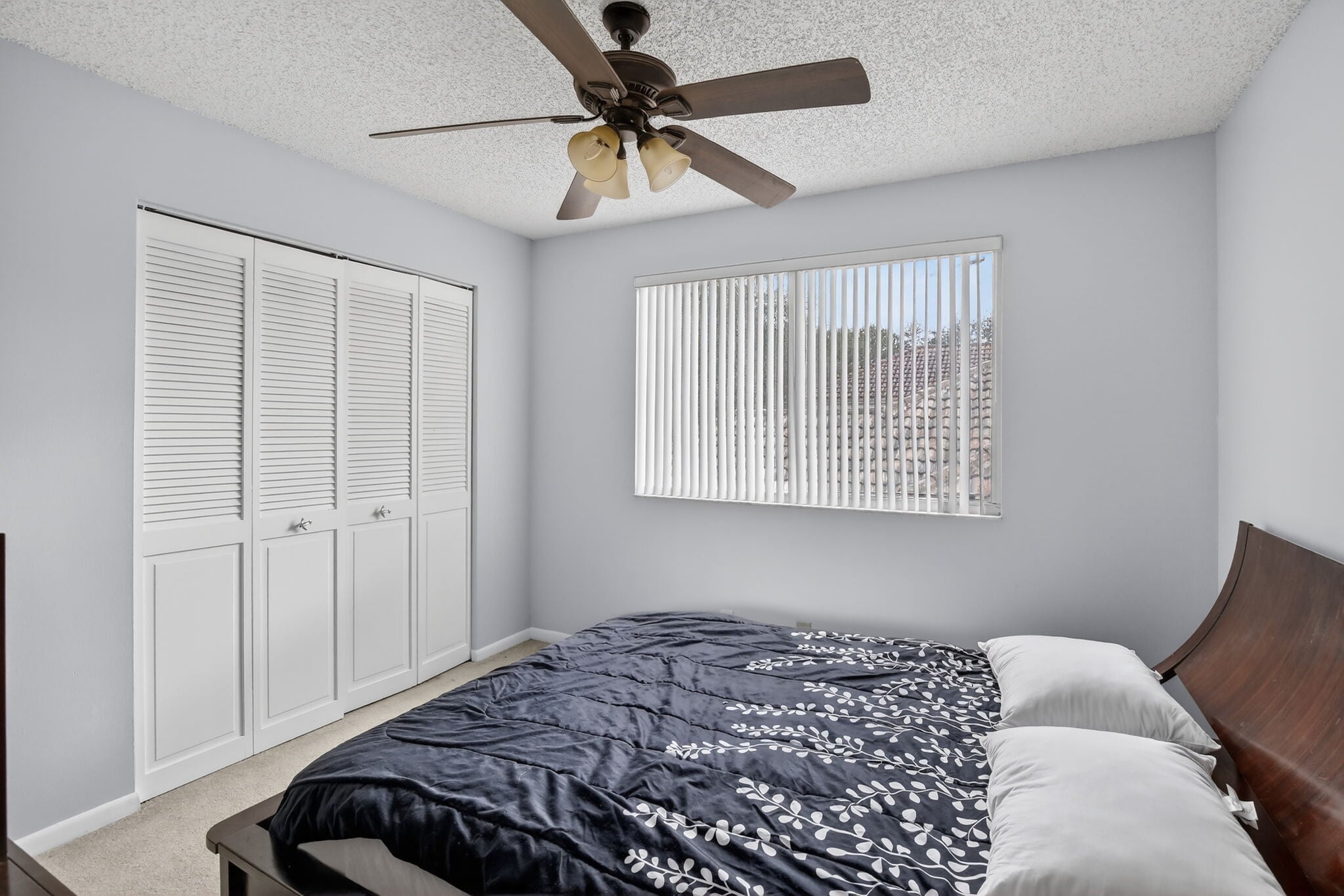 Building Photo - 9481 Oak Grove Cir