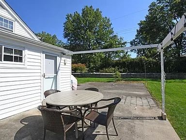 Building Photo - 939 Springbrook Dr